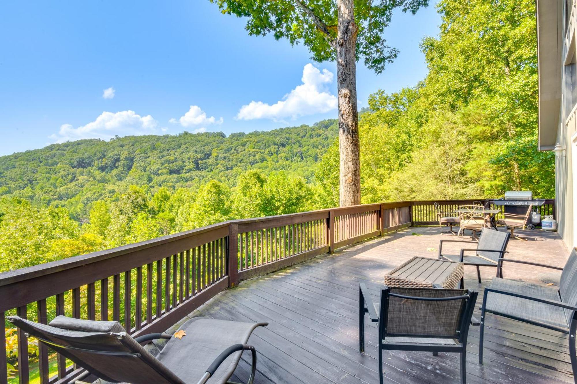 Mountain Cabin With Hot Tub And Fire Pit! Blairsville Exteriér fotografie